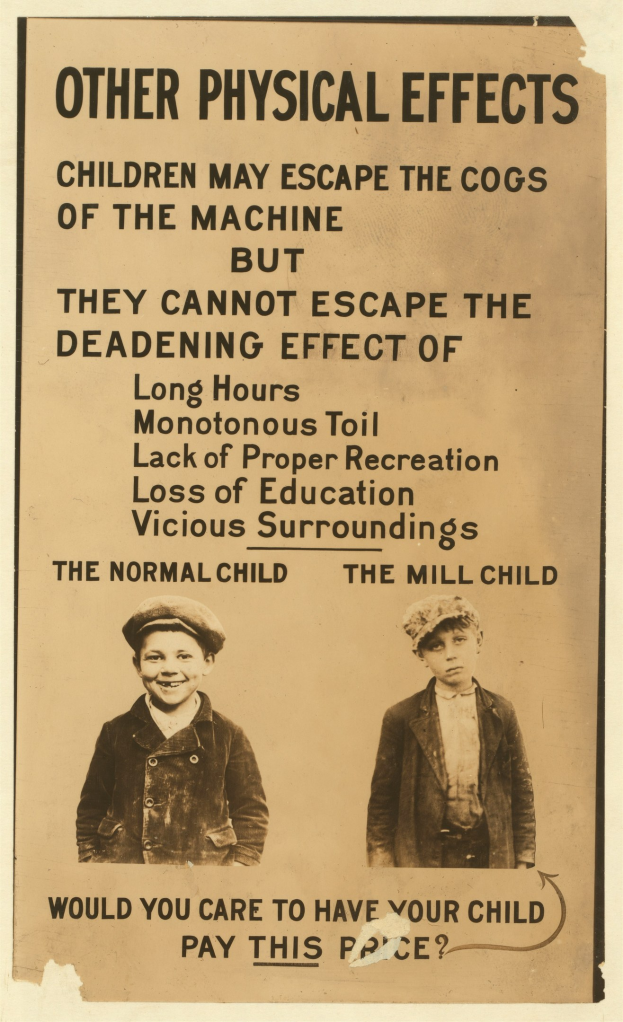 Zwei Jungen mit entschlossener Miene stehen nebeneinander auf einem Plakat mit der Aufschrift "Andere körperliche Auswirkungen, die Kinder den Rädern der Maschine entkommen können."