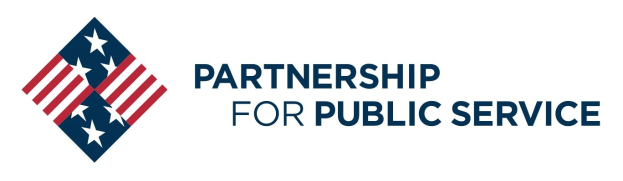 Logo der Partnerschaft für den öffentlichen Dienst mit einem blauen Kreis, einem weißen Stern, einem weißen Rand und fetter schwarzer Schrift auf einem weißen Hintergrund sowie einem blauen und weißen Banner darunter.