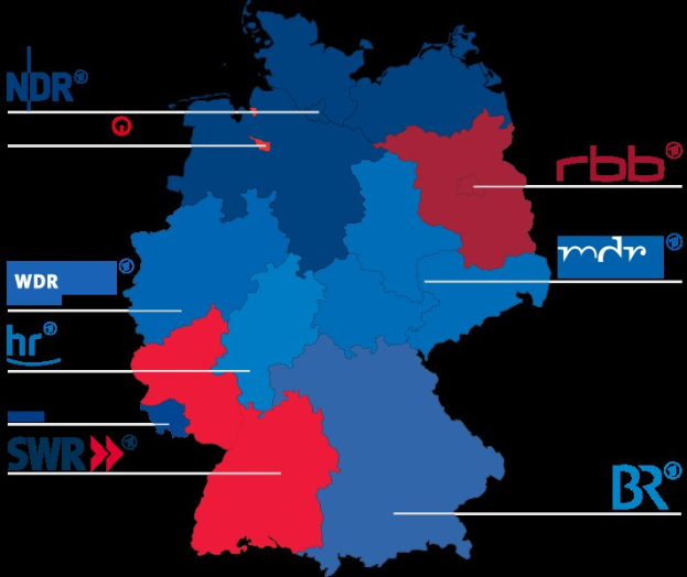 Eine Deutschlandkarte mit rot und blau markierten Bundesländern, die die Ergebnisse der Wahl von 2016 zeigen, einschließlich Textdetails zu Kandidaten und dem Wahldatum.