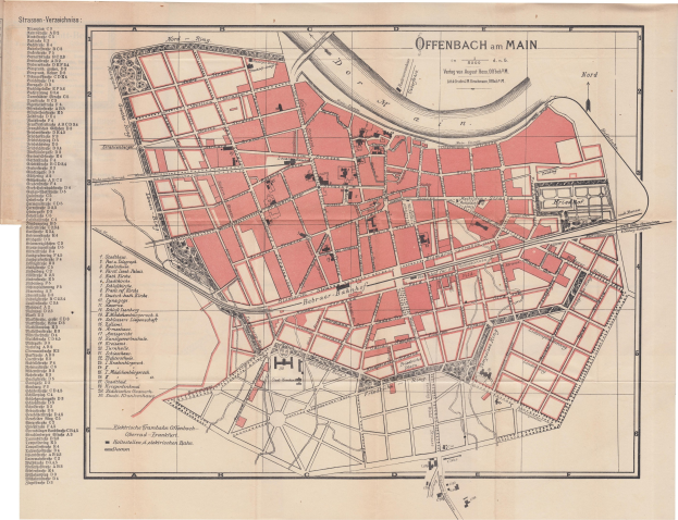 Detailiertes altes Stadtplan von Offenbach, Deutschland, zeigt Straßen, Gebäude und Sehenswürdigkeiten auf einem weißen Hintergrund mit zusätzlichen Textinformationen.