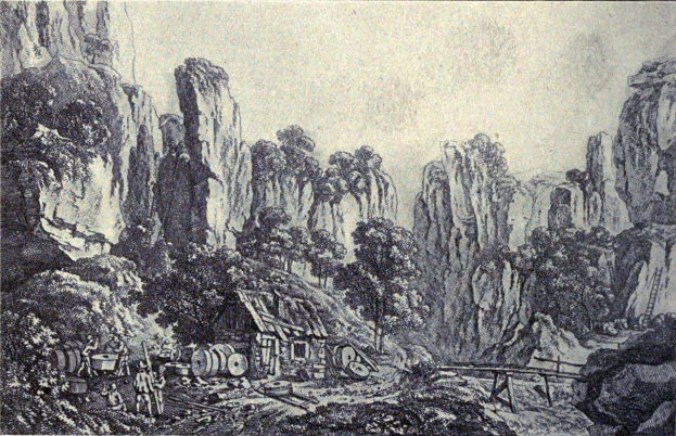 Schwarze und weiße Zeichnung einer mongolischen Berglandschaft mit einem Zug im Vordergrund, umgeben von Bäumen, Hügeln und Himmel, mit Text unten, der "Mongolische Landschaft mit Reisenden und einem Zug" lautet.