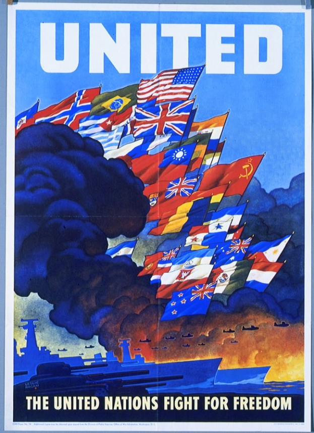 Plakat mit "Vereinte Nationen kämpfen für Freiheit" in weißer Schrift auf einem navyblauen Hintergrund, umgeben von Flaggen mit roten, weißen und blauen Streifen, die in einem Kreis angeordnet sind.