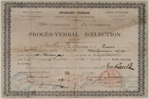 Ein altes Dokument, wahrscheinlich eine Wahlurne, mit Text und zwei Stempeln darauf.